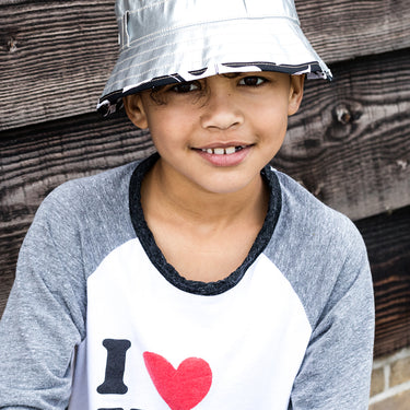 Kid wearing silver metallic sun bucket hat (Image #8)