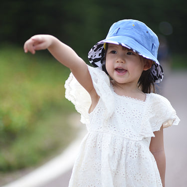 Kid wearing denim blue sun bucket hat (Image #5)